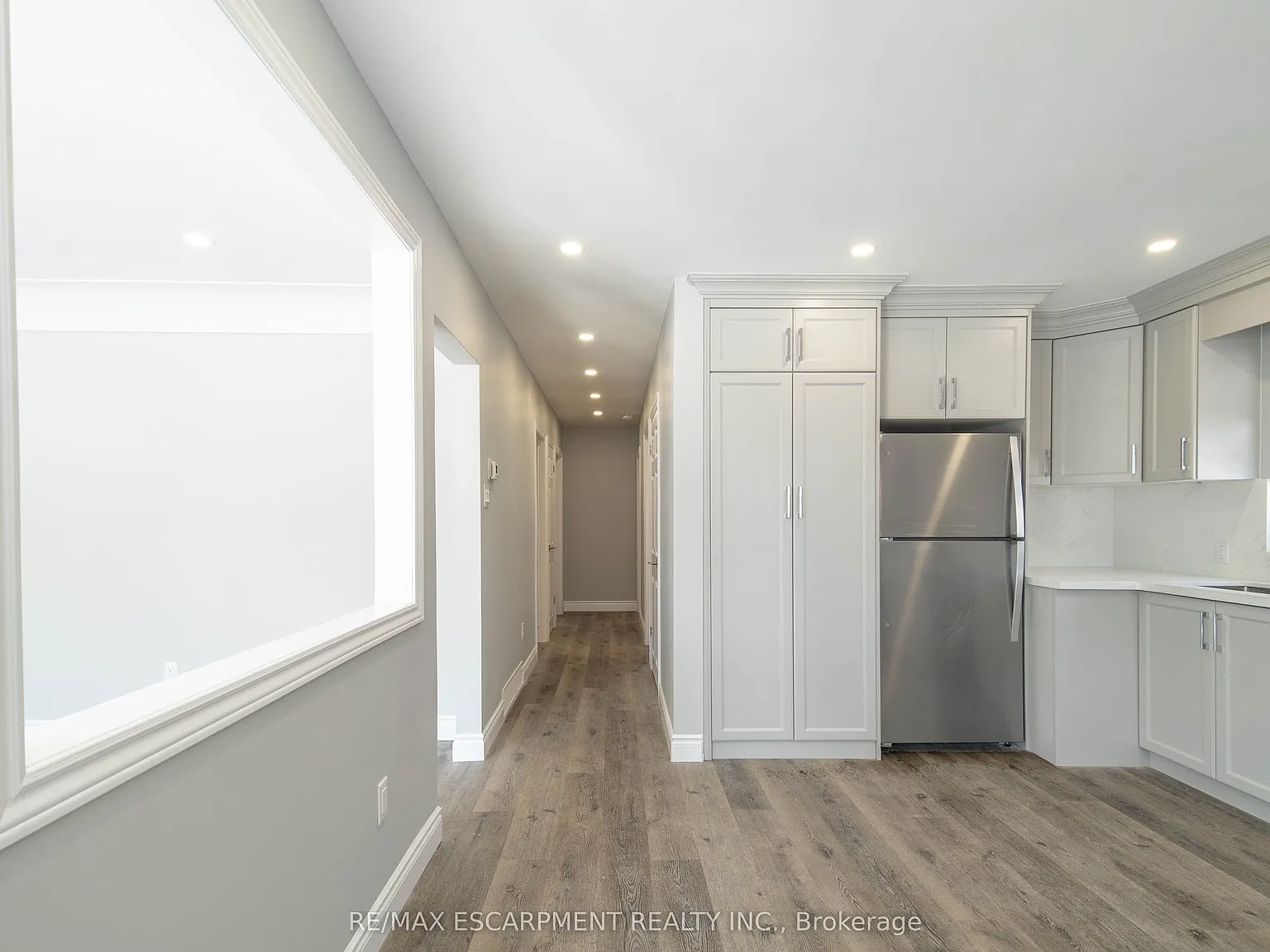 3 bed, $2,595 — Photo 2