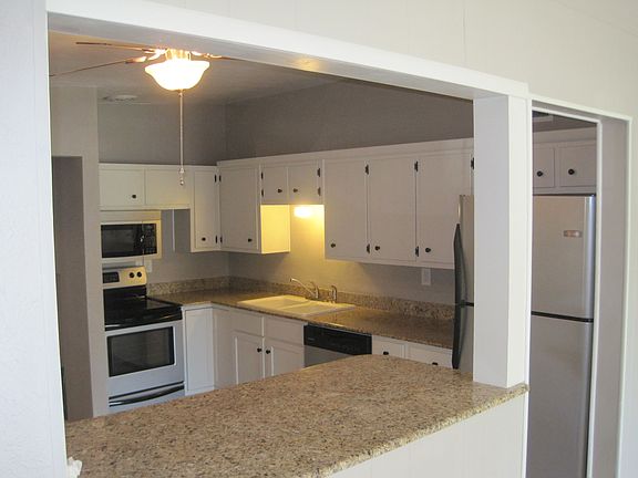 3rd image of 1510 E Fordyce Ave