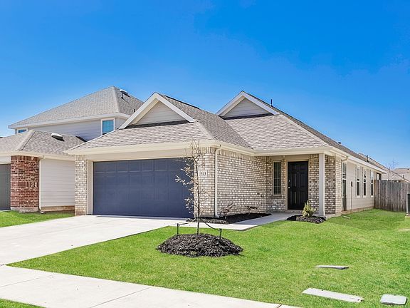 3rd image of 513 Sussex Dr