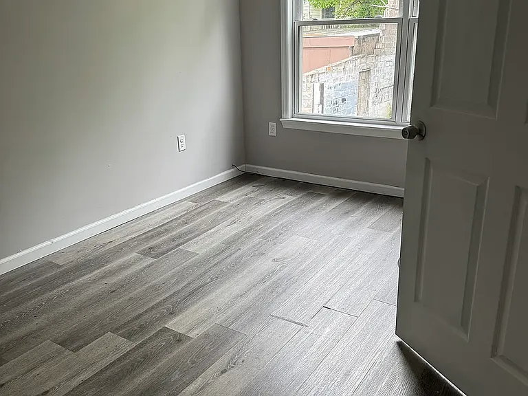137-139 N 2nd St #2 — Photo 2
