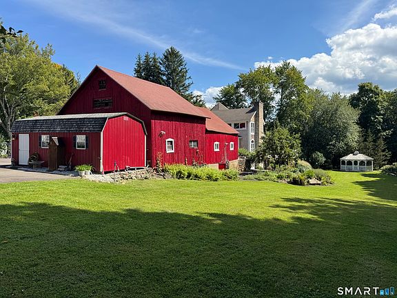 3rd image of 695 Spindle Hill Road