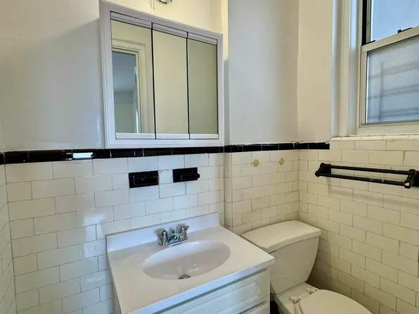 156-08 Riverside Drive West image 7 of 9