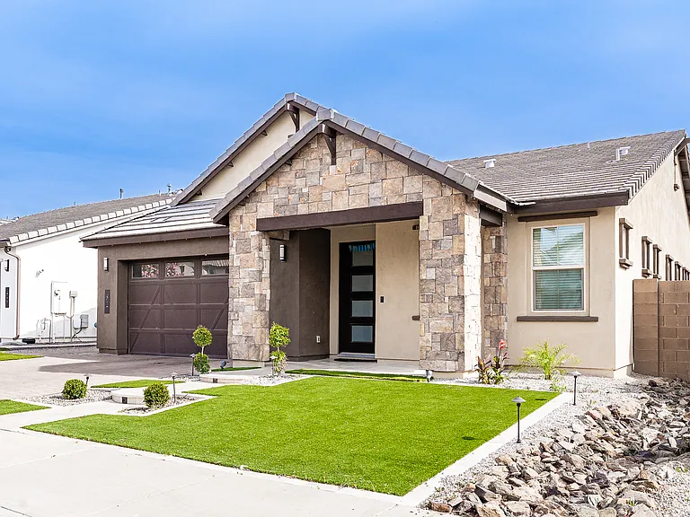 6917 W Jasmine Trl — Photo 2