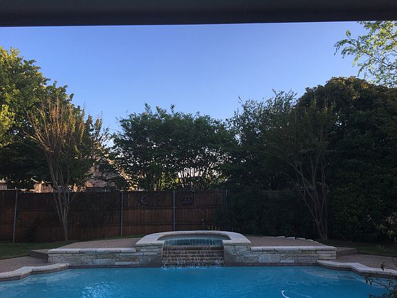 4th image of 1612 Emerald Green Ln