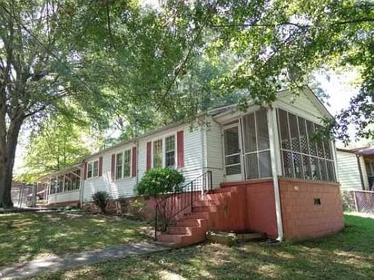 3rd image of 390 Avery St NE