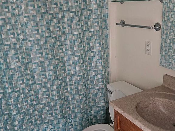5th image of 905 E Swallow Rd APT 4