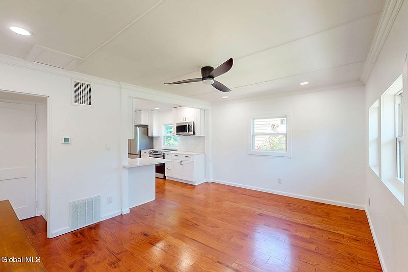 3rd image of 19 Harriet Street