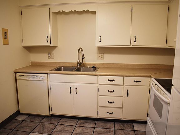 5th image of 4809 Nugent Dr