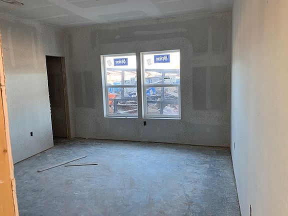4th image of 81 N Greasewood St