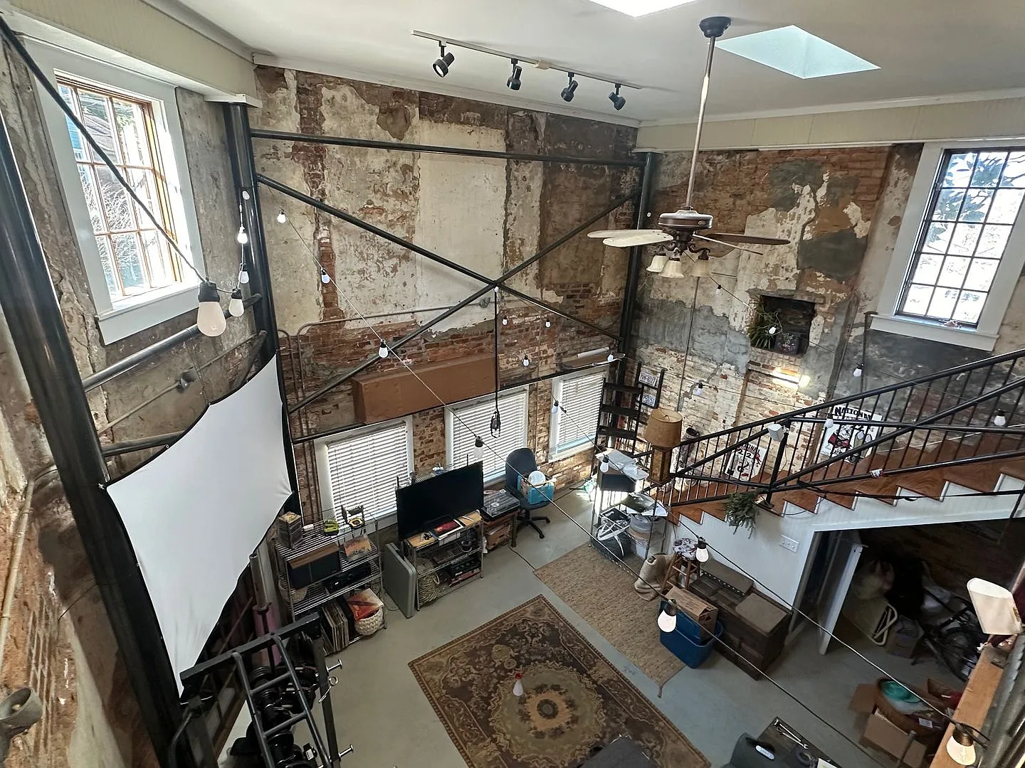 Must See Barber St Beauty — Photo 2