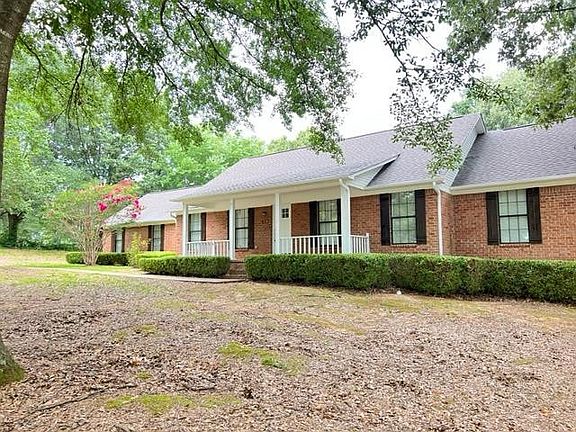 2nd image of 931 Altawood Dr