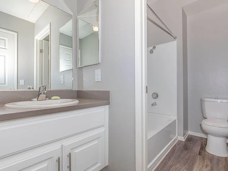 Club Pacifica Apartment Homes — Photo 43