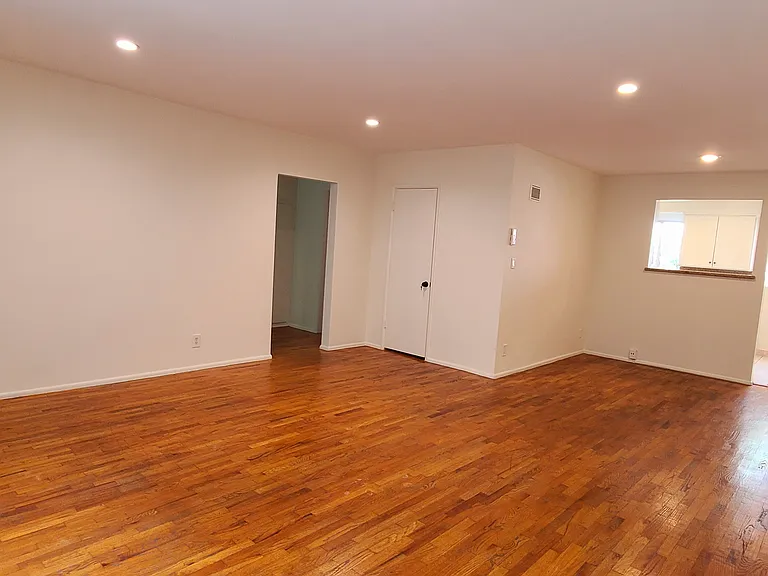 Spaulding Apartments — Photo 9