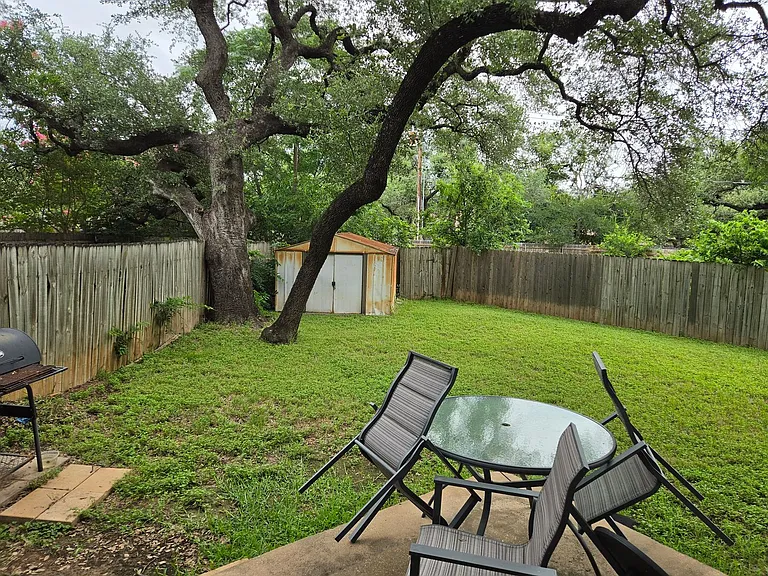 8716 Clearbrook Trl — Photo 7