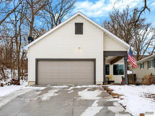 1735 Avenue C, Plattsmouth, NE 68048