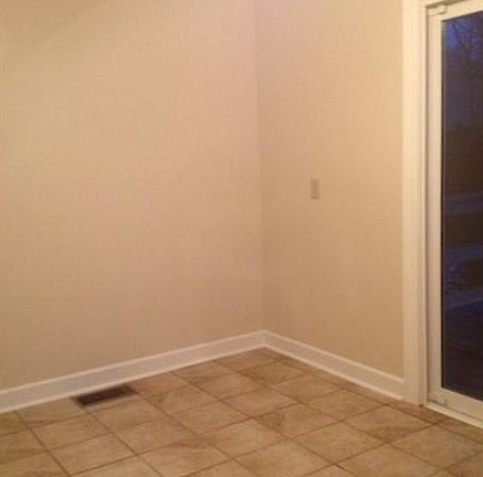 3rd image of 415 Sleepy Hollow Dr