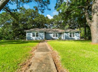 1702 Avenue F, Danbury, TX 77534