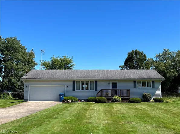 899 S Lake St S, Amherst, OH 44001
