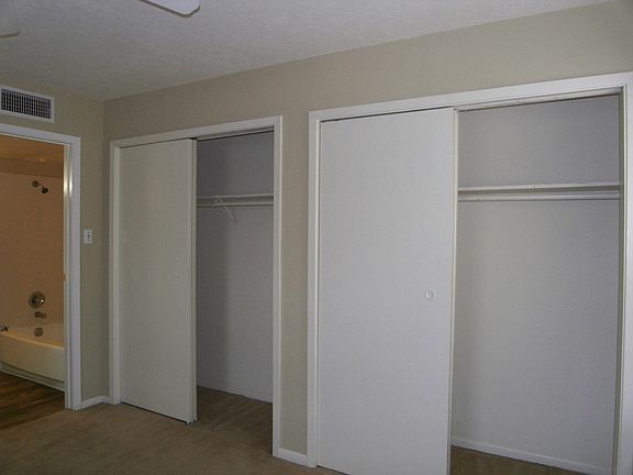 5th image of 2011 Spenwick Dr APT 228