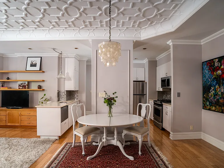 200 W 54th St #2D — Photo 3