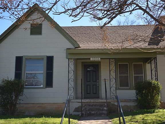3rd image of 1016 Marion Ave