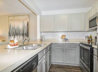 1598 Fairway Dr #1478-303, Naperville, IL 60563