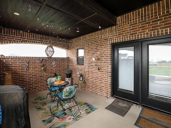 5th image of 9950 Aster Rd