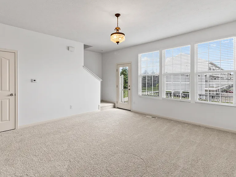 12683 White Chapel Cir — Photo 34