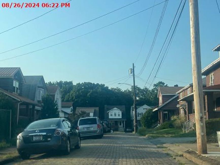 Exterior Neighborhood (street photo)