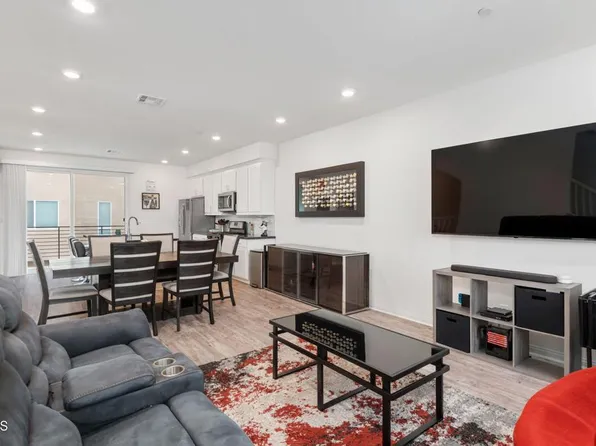 20623 Desert Ash Ln, Winnetka, CA 91306