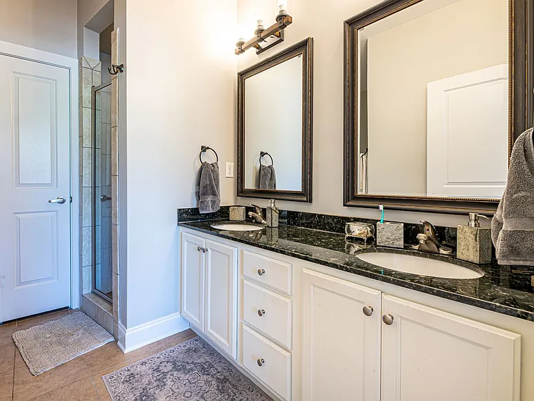 445 W Blount Ave #225 — Photo 15