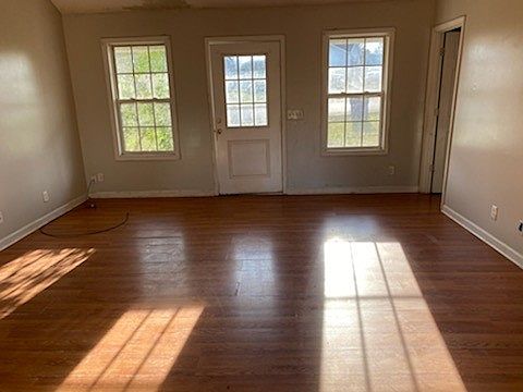2nd image of 105 Fairway Green Dr