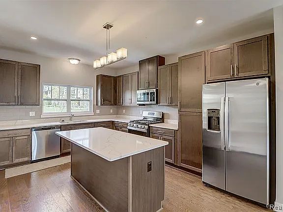 2nd image of 41634 Orianna Ln #9