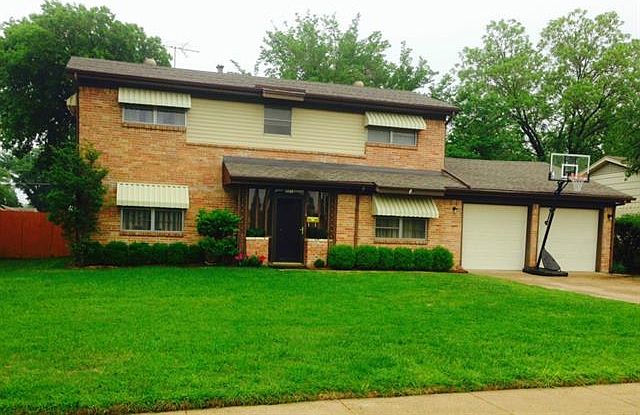 1st image of 3312 Ivy Dr