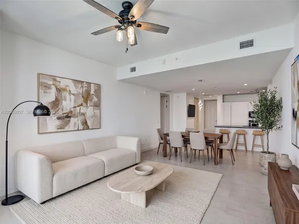 1000 Brickell Plz #Penthouse 5103, Miami, FL 33131