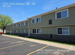 3751 12th Ave SW APT 6, Cedar Rapids, IA 52404
