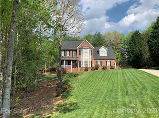 5649 Crown Ter, Hickory, NC 28601