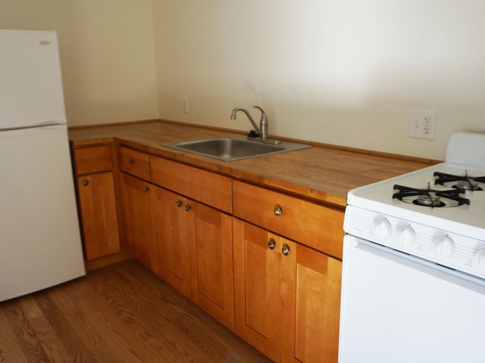 2nd image of 514 W Ivy St #3