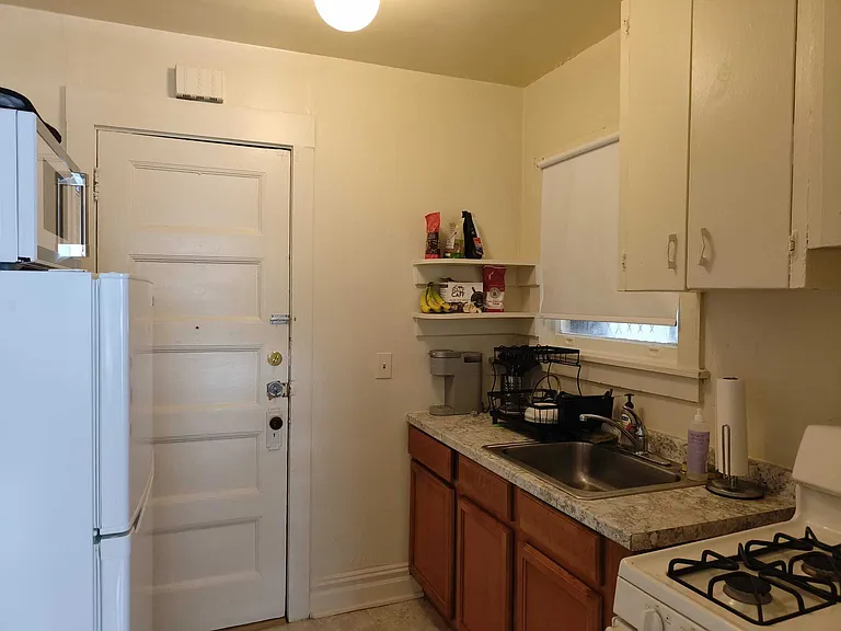 538 Myrtle Ave — Photo 5