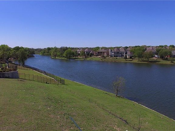 5th image of 212 Falling Water Dr