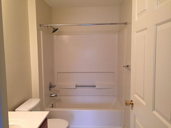 5th image of 571 Tuscany Valley Ct APT 5