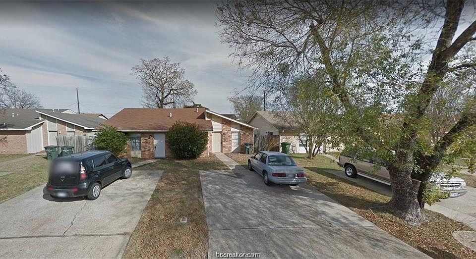 1st image of 2715 Sprucewood St