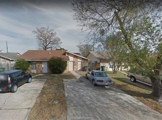 2715 Sprucewood St, Bryan, TX 77801