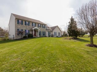 523 Clover Hill Dr, Lincoln University, PA 19352