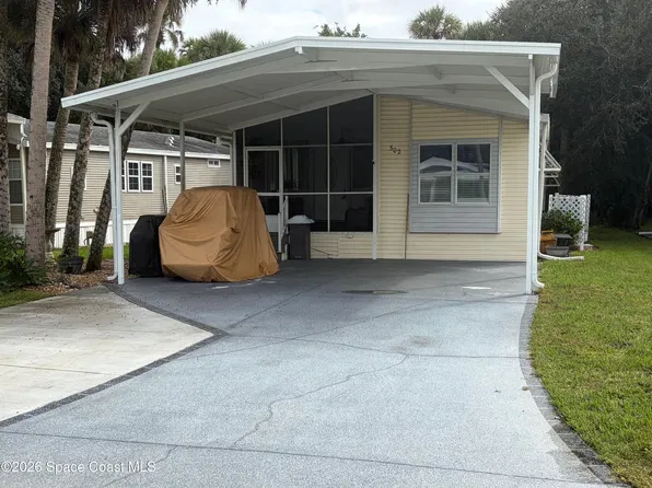 302 Plantation Dr, Titusville, FL 32780