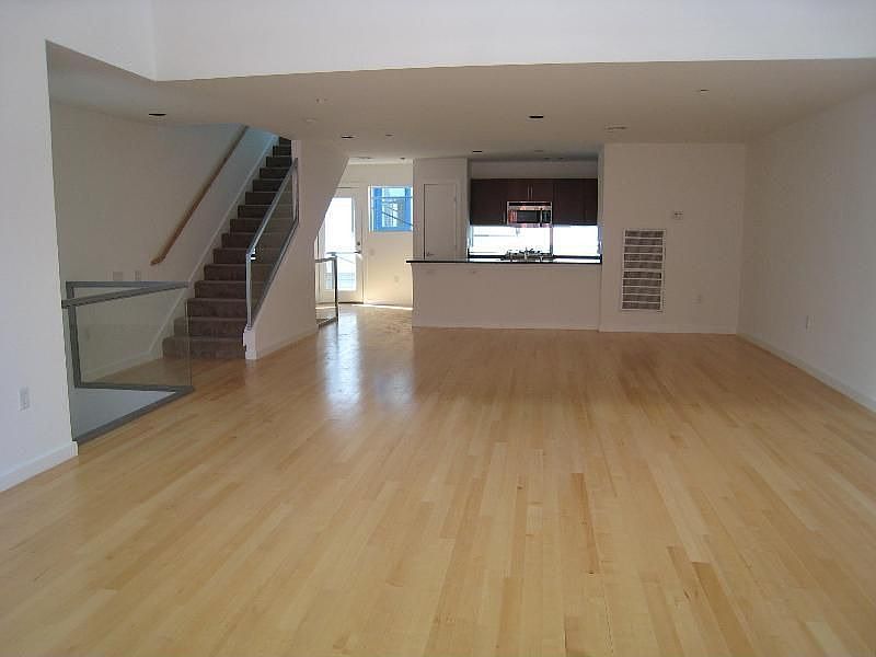 1st image of 1110 E Carson Ave