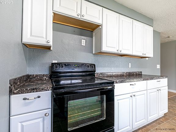 3rd image of 1003 NE 108th Ave