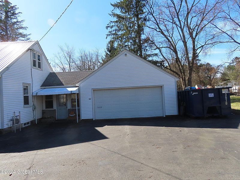 3rd image of 185 Van Buren Road