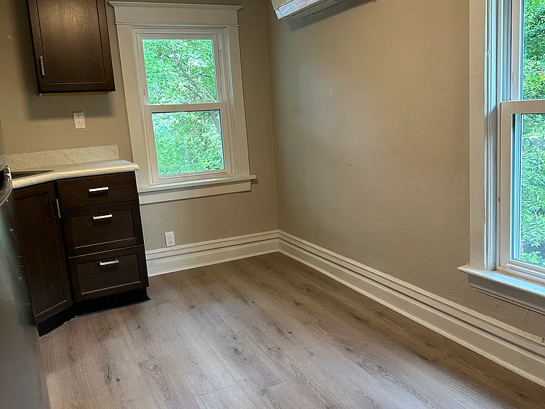 526 Beech St — Photo 9