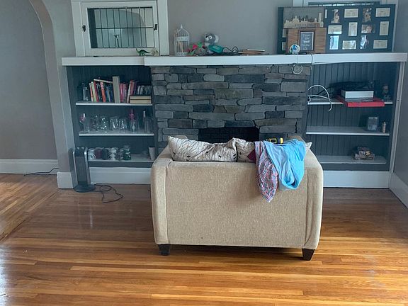 3rd image of 100 Virgil Ave